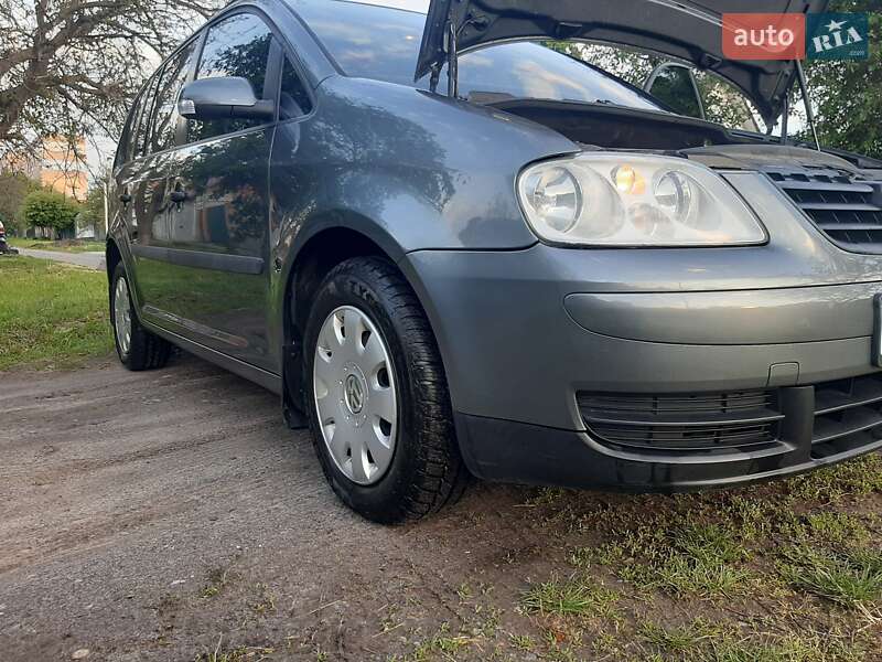 Минивэн Volkswagen Touran 2004 в Полтаве
