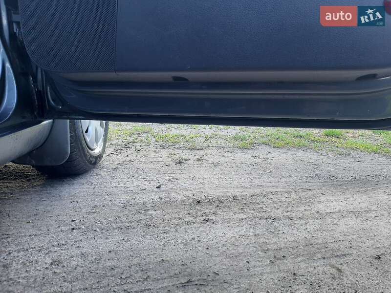 Минивэн Volkswagen Touran 2004 в Полтаве