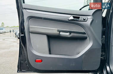 Минивэн Volkswagen Touran 2004 в 