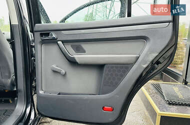 Минивэн Volkswagen Touran 2004 в 