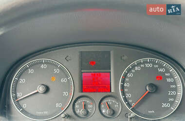 Минивэн Volkswagen Touran 2004 в 