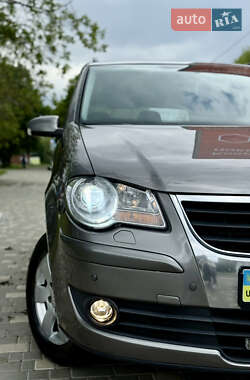 Мінівен Volkswagen Touran 2008 в 