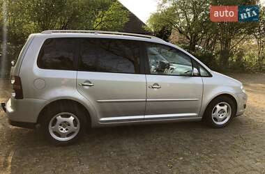 Минивэн Volkswagen Touran 2006 в 