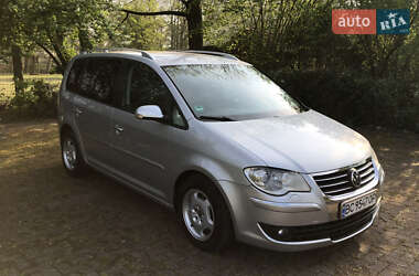 Минивэн Volkswagen Touran 2006 в 