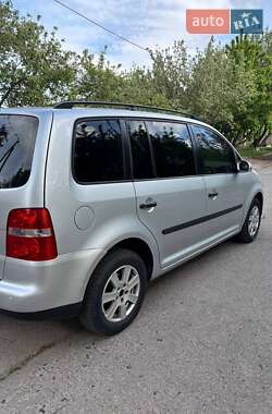 Минивэн Volkswagen Touran 2003 в 