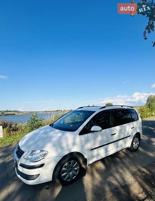 Мінівен Volkswagen Touran 2008 в Дніпрі фото 2 Мінівен Volkswagen Touran 2008 в Дніпрі