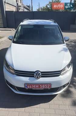 Мінівен Volkswagen Touran 2015 в 