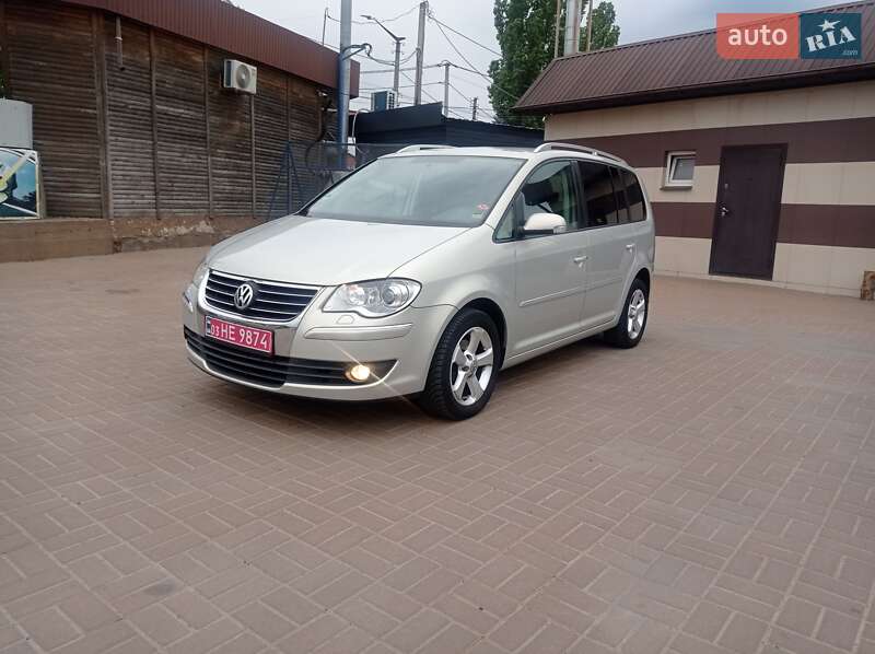 Мінівен Volkswagen Touran 2008 в 