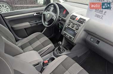 Минивэн Volkswagen Touran 2009 в 