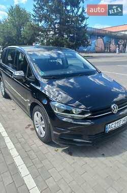 Микровэн Volkswagen Touran 2016 в Луцке