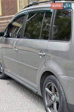 Минивэн Volkswagen Touran 2008 в 