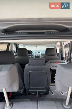 Минивэн Volkswagen Touran 2008 в 