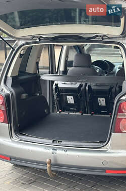 Минивэн Volkswagen Touran 2008 в 