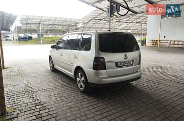 Минивэн Volkswagen Touran 2008 в 