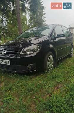 Мінівен Volkswagen Touran 2015 в Києві