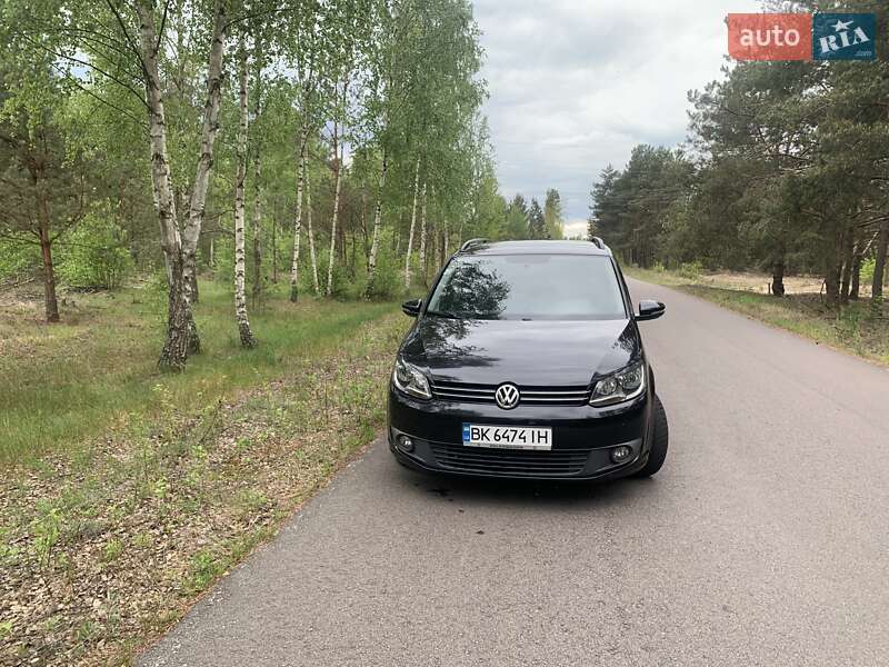 Мінівен Volkswagen Touran 2011 в Зарічному