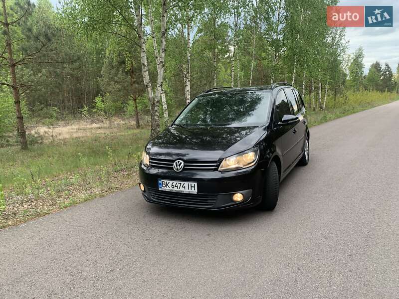 Мінівен Volkswagen Touran 2011 в Зарічному