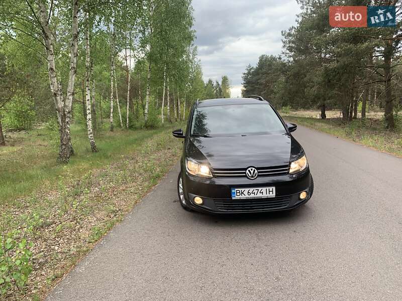 Мінівен Volkswagen Touran 2011 в Зарічному