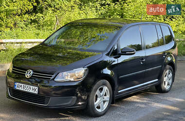 Мінівен Volkswagen Touran 2014 в 