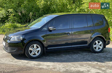 Мінівен Volkswagen Touran 2014 в 