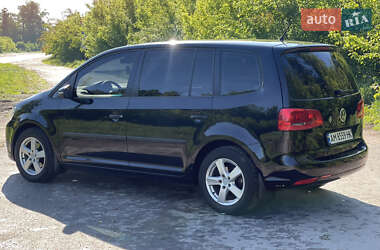 Мінівен Volkswagen Touran 2014 в 