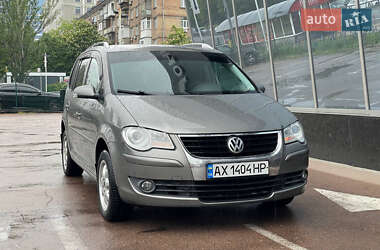 Минивэн Volkswagen Touran 2008 в Киеве