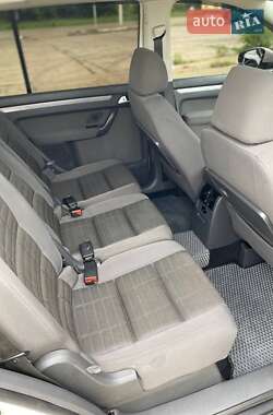 Минивэн Volkswagen Touran 2010 в 