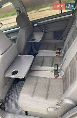 Минивэн Volkswagen Touran 2010 в 