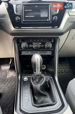 Микровэн Volkswagen Touran 2016 в 