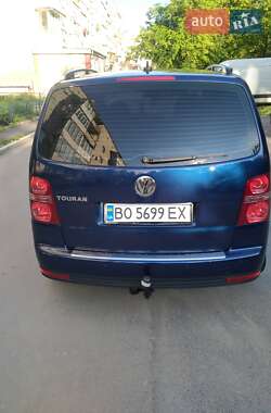 Минивэн Volkswagen Touran 2007 в 