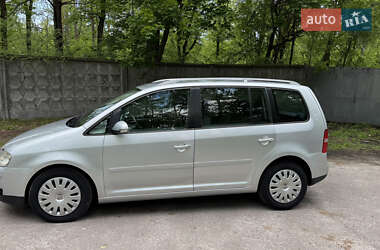 Минивэн Volkswagen Touran 2005 в 