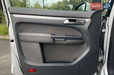 Мінівен Volkswagen Touran 2013 в 