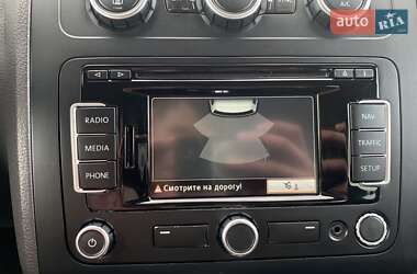 Мінівен Volkswagen Touran 2013 в 