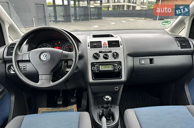 Минивэн Volkswagen Touran 2009 в 