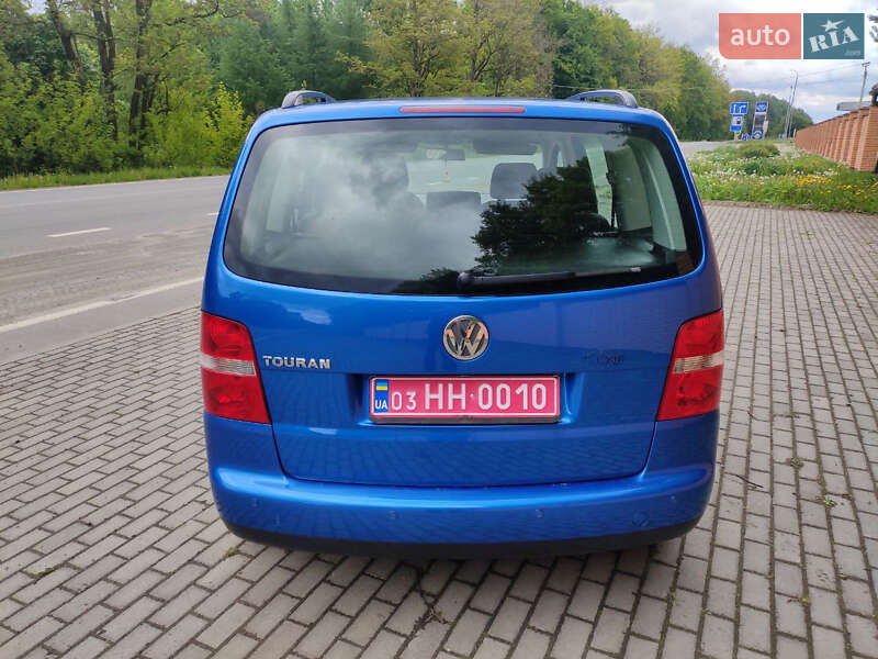 Минивэн Volkswagen Touran 2005 в Красилове