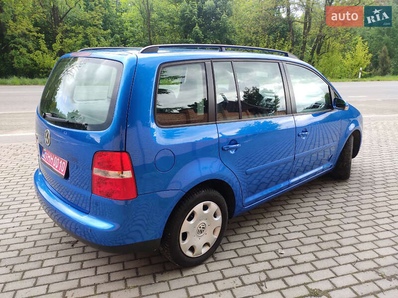 Минивэн Volkswagen Touran 2005 в Красилове