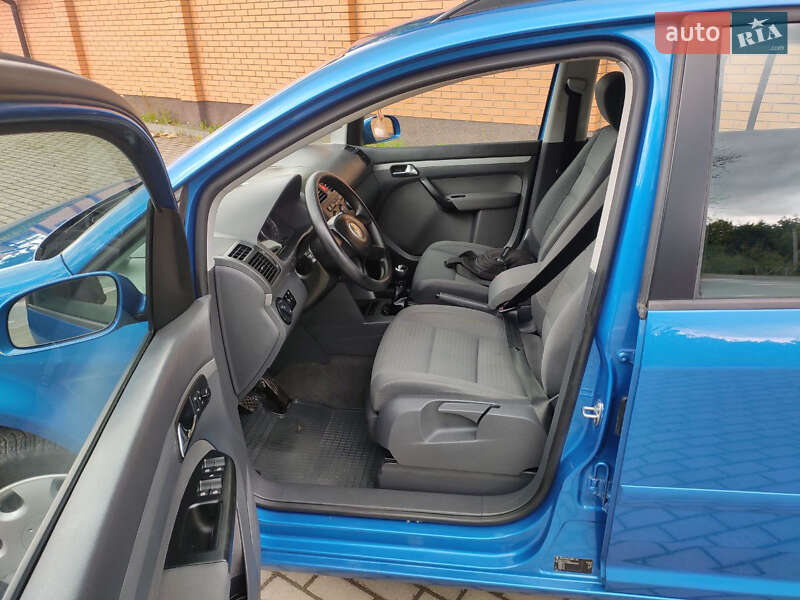 Минивэн Volkswagen Touran 2005 в Красилове