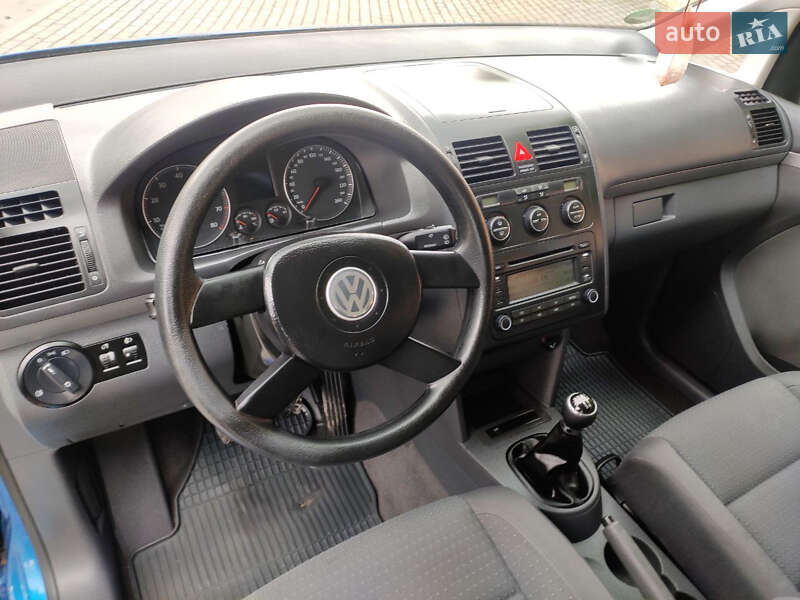 Минивэн Volkswagen Touran 2005 в Красилове