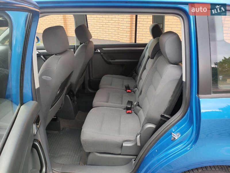 Минивэн Volkswagen Touran 2005 в Красилове