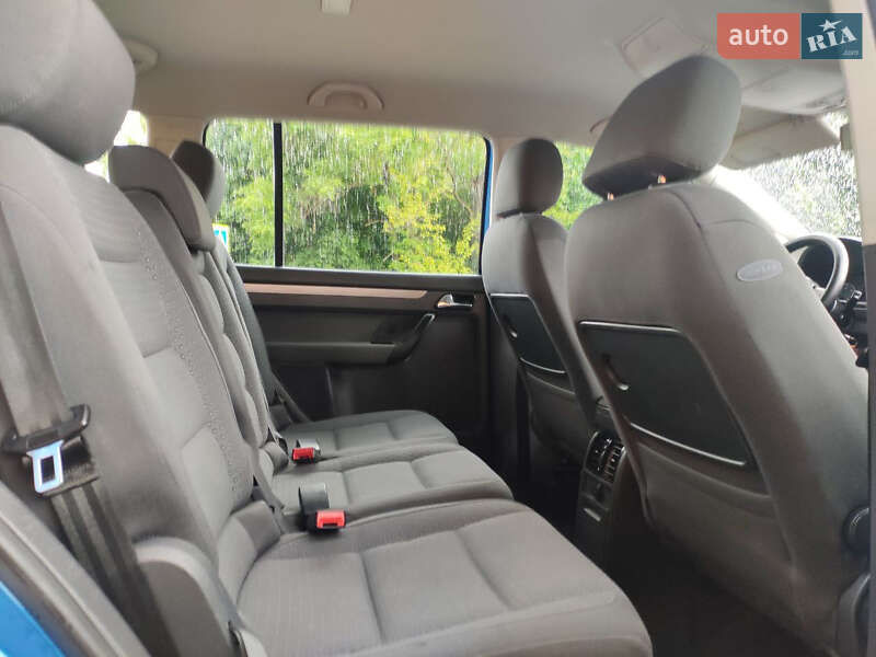 Минивэн Volkswagen Touran 2005 в Красилове