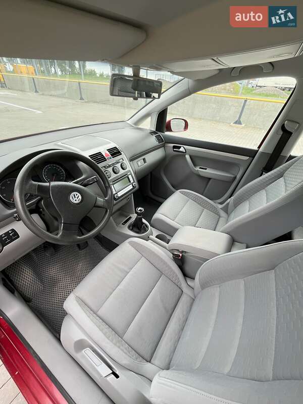 Минивэн Volkswagen Touran 2007 в Первомайске