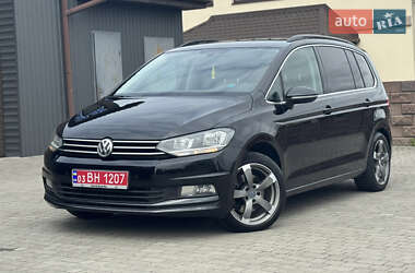 Мікровен Volkswagen Touran 2016 в Сарнах