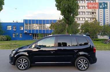 Мінівен Volkswagen Touran 2013 в 