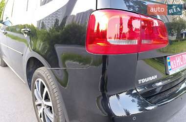 Мінівен Volkswagen Touran 2013 в 