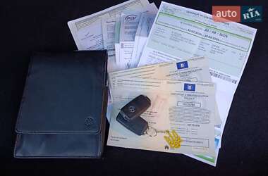 Мінівен Volkswagen Touran 2013 в 