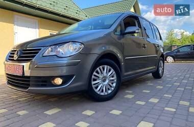 Минивэн Volkswagen Touran 2008 в Киверцах