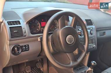 Минивэн Volkswagen Touran 2003 в 