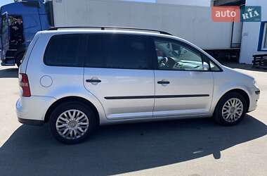 Минивэн Volkswagen Touran 2006 в 