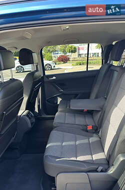 Микровэн Volkswagen Touran 2016 в 