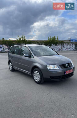 Минивэн Volkswagen Touran 2005 в 